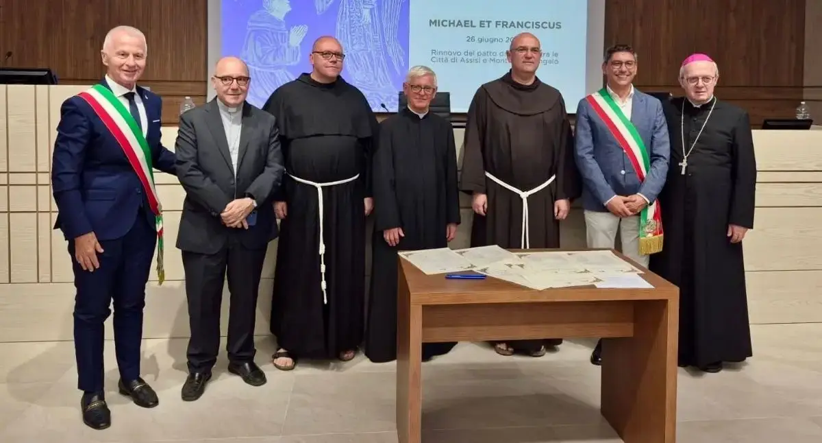 Assisi e Monte Sant'Angelo rafforzano il legame nel segno di San Francesco