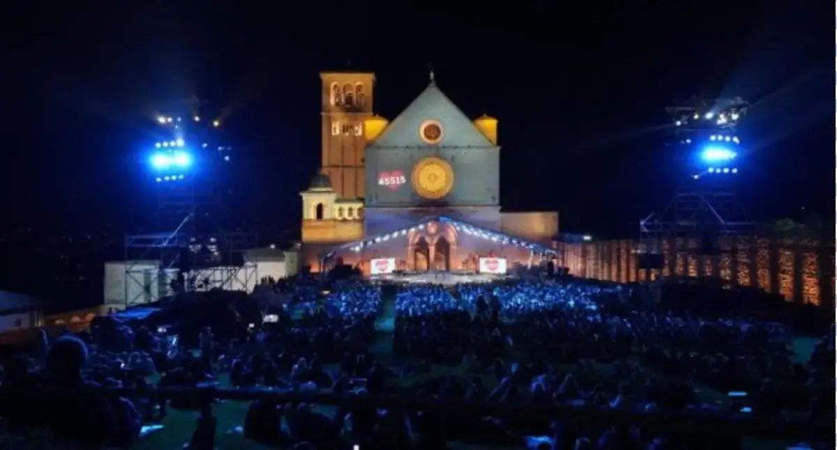 Con il Cuore, la grande vittoria della solidarietà degli italiani per gli ultimi