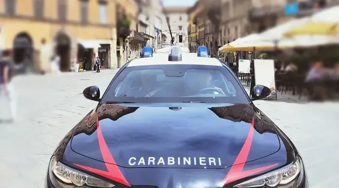 Aggredisce marito con calci e pugni, arrestata 46enne