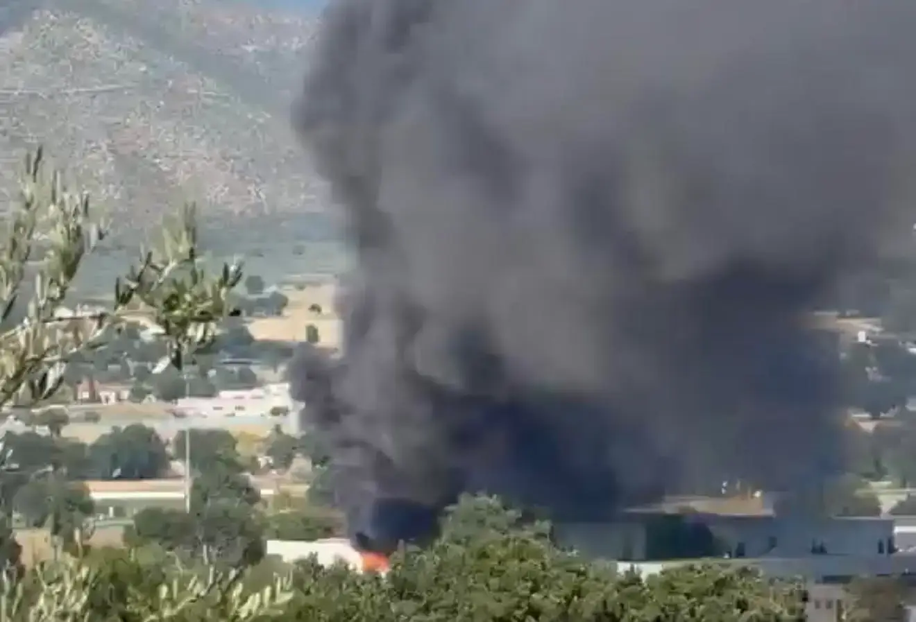 Incendio in un'azienda di Spoleto (immagini) | Aggiornamenti