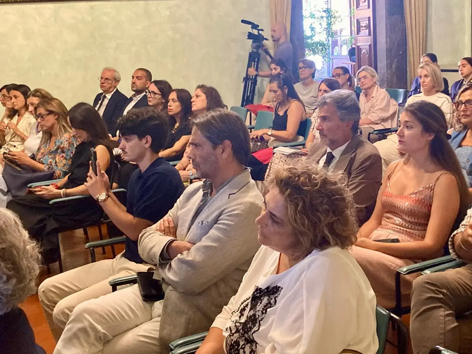"Codice Rosa", l'Umbria approva il percorso per le donne vittime di violenza