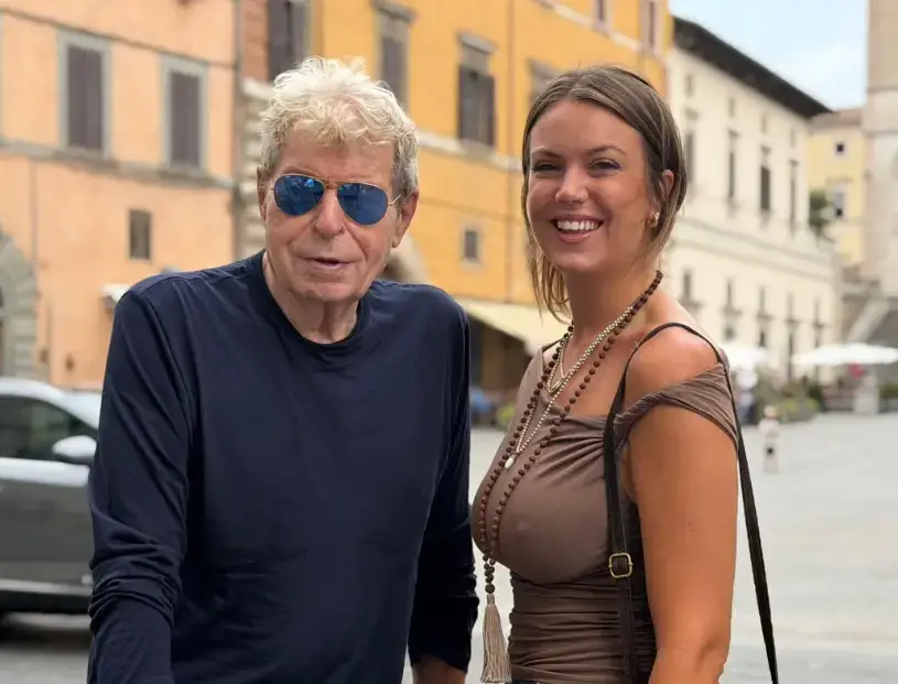 La De Andrè vittima di sessismo dà una lezione ai "Trogloditi digitali"