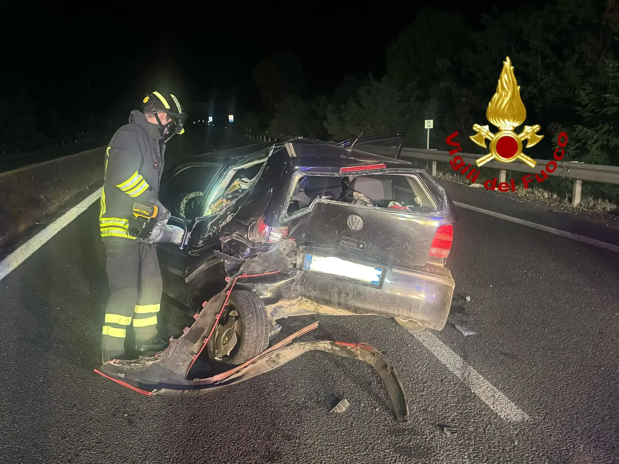 Incidente nella notte sulla E45, 4 feriti liberati dalle lamiere