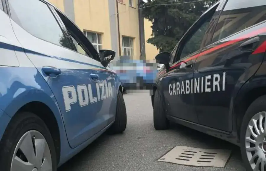 Polvere, sporcizia, incuria e cavi scoperti: sospesa l'attività di un locale bastiolo