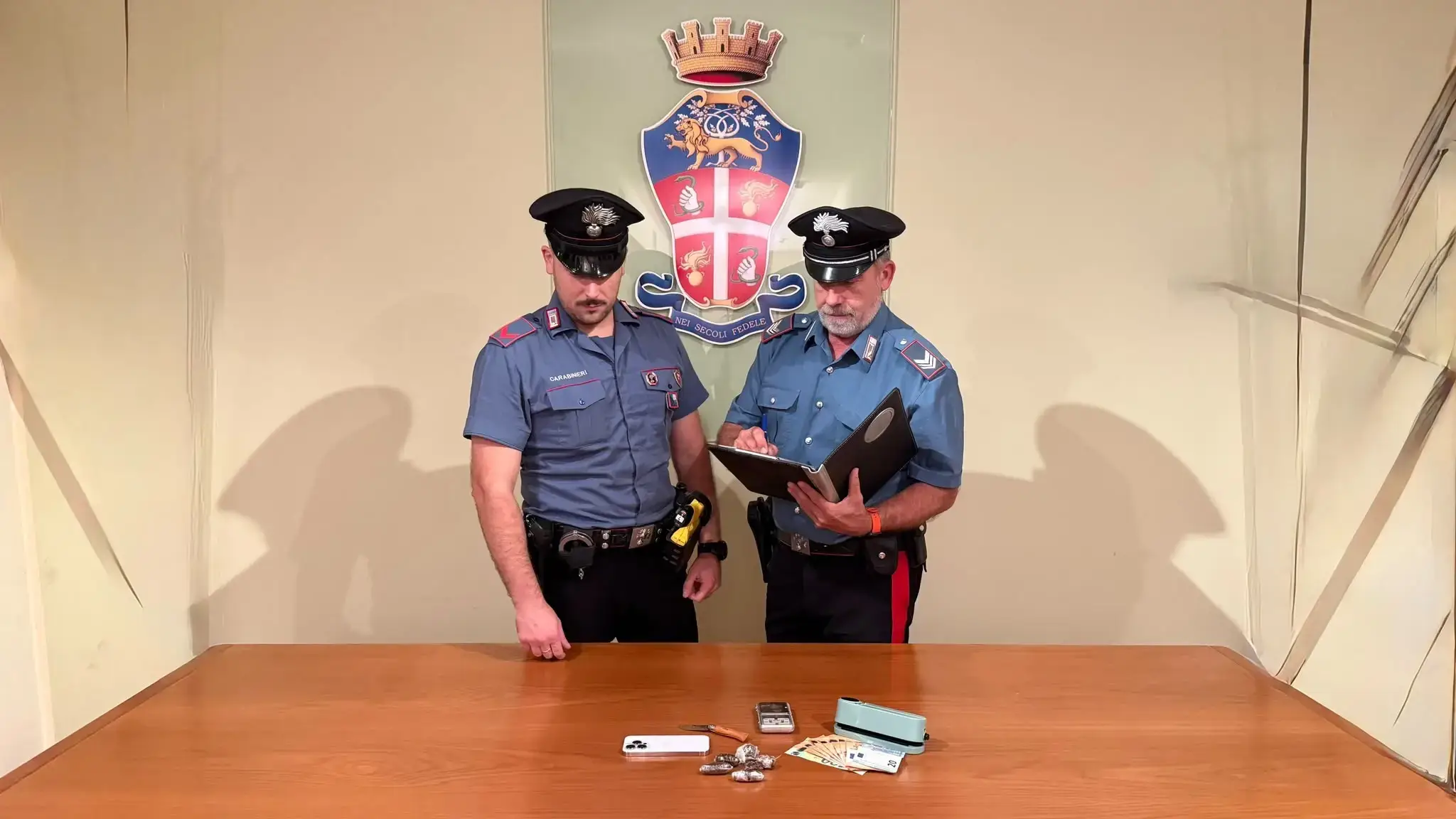 Spaccio di hashish, in manette 23enne