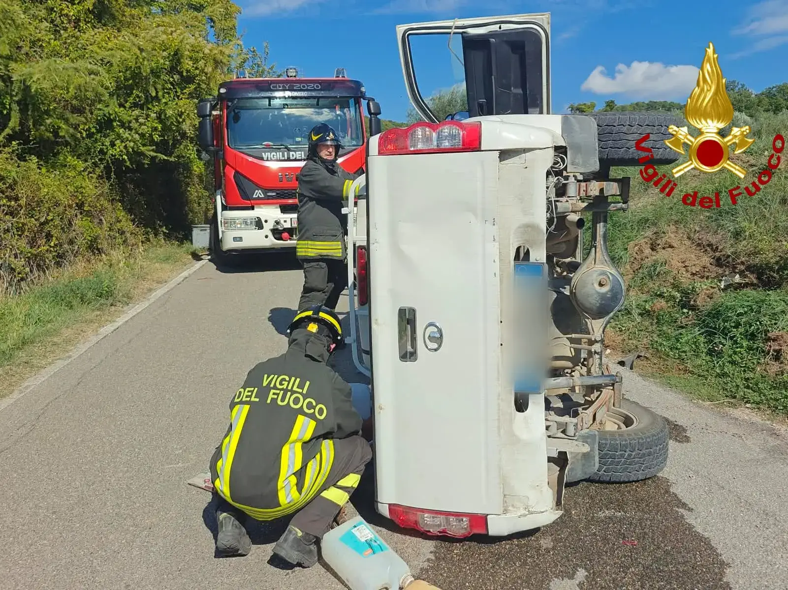 Si ribalta auto tra Guardea e Madonna del Porto, ferito il conducente