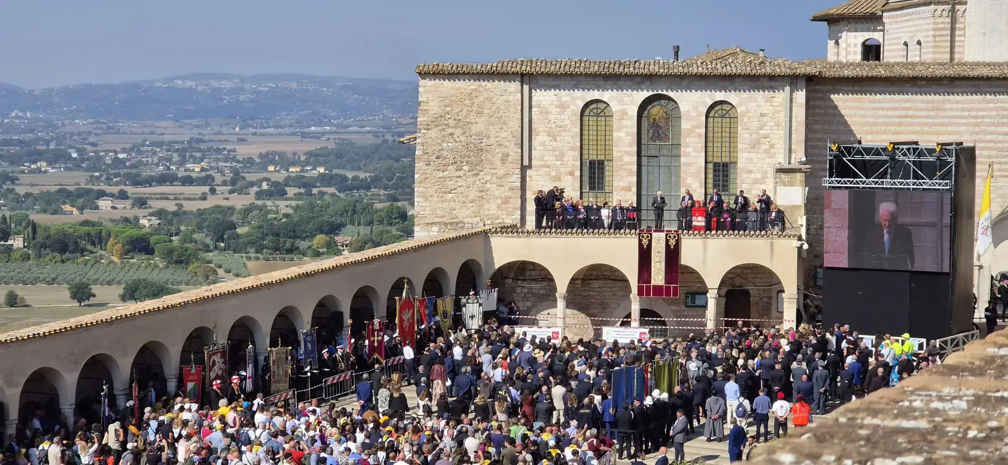 San Francesco d'Assisi: 800 anni di eredità spirituale attuali ancora oggi | Il saluto di Mattarella e del Papa