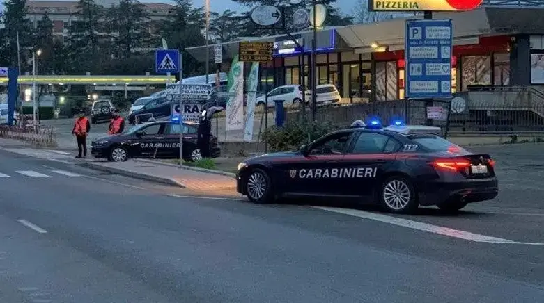 In 4 guidano dopo uso di stupefacenti, patente sospesa
